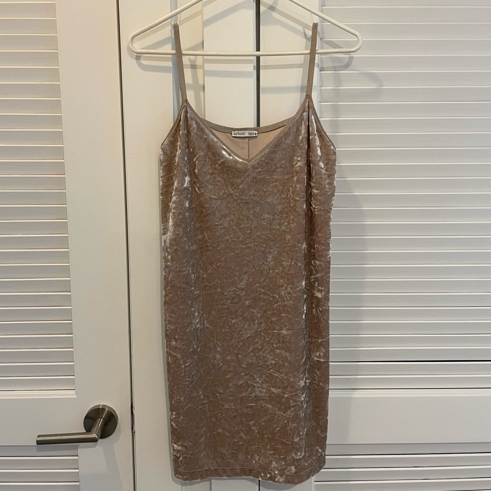 Crushed velvet party dress. Above knees.